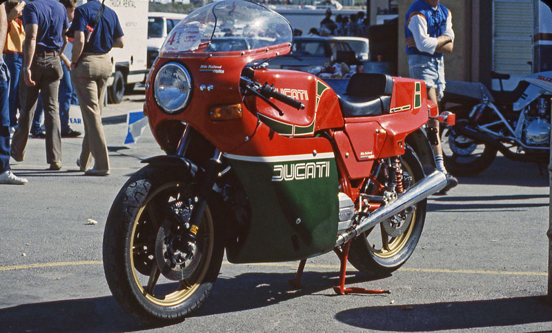 Ducati 900SS Hailwood Replica